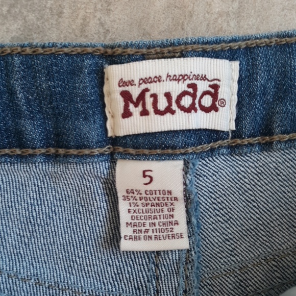 Women's jean shorts - Picture 3 of 3